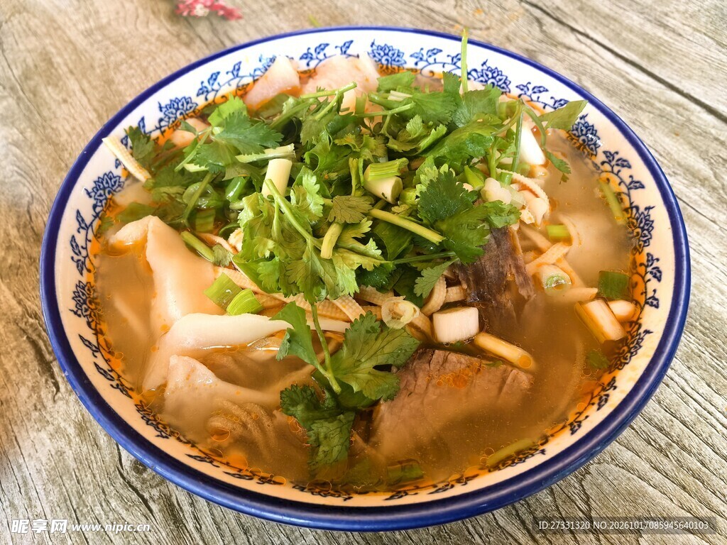 鲜香牛杂汤