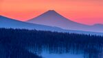 黄昏富士山湖景