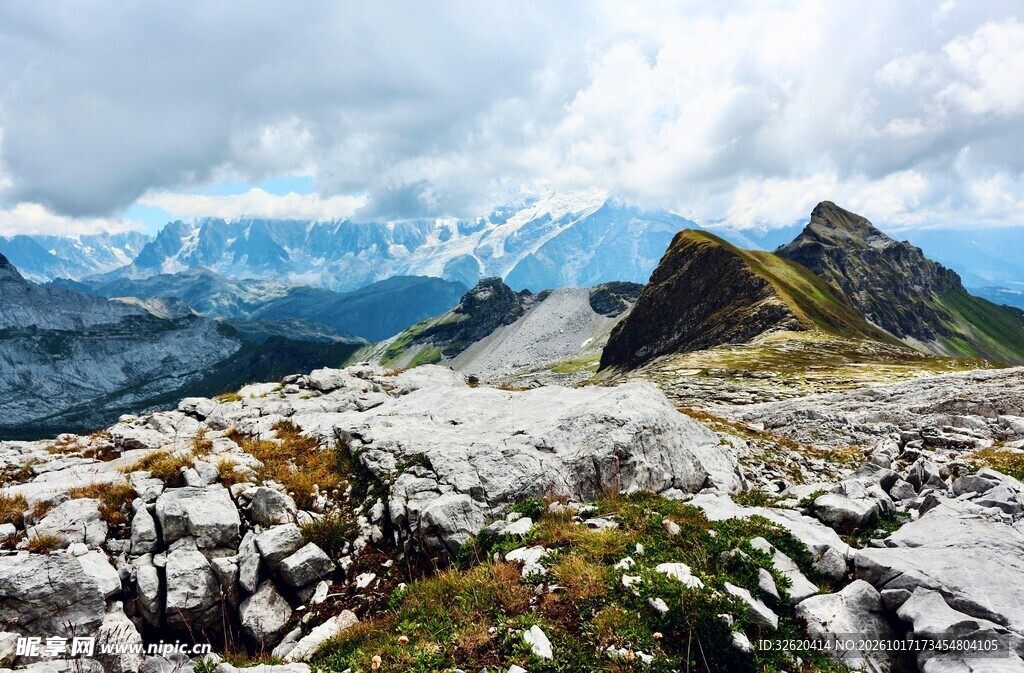 高原山地自然风光