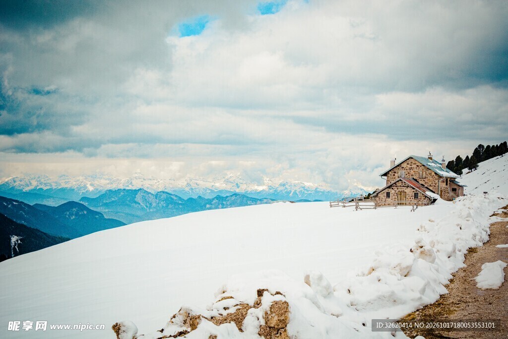 高山雪景自然风光