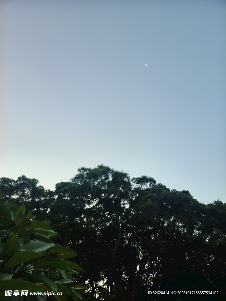 山野晴空自然风景