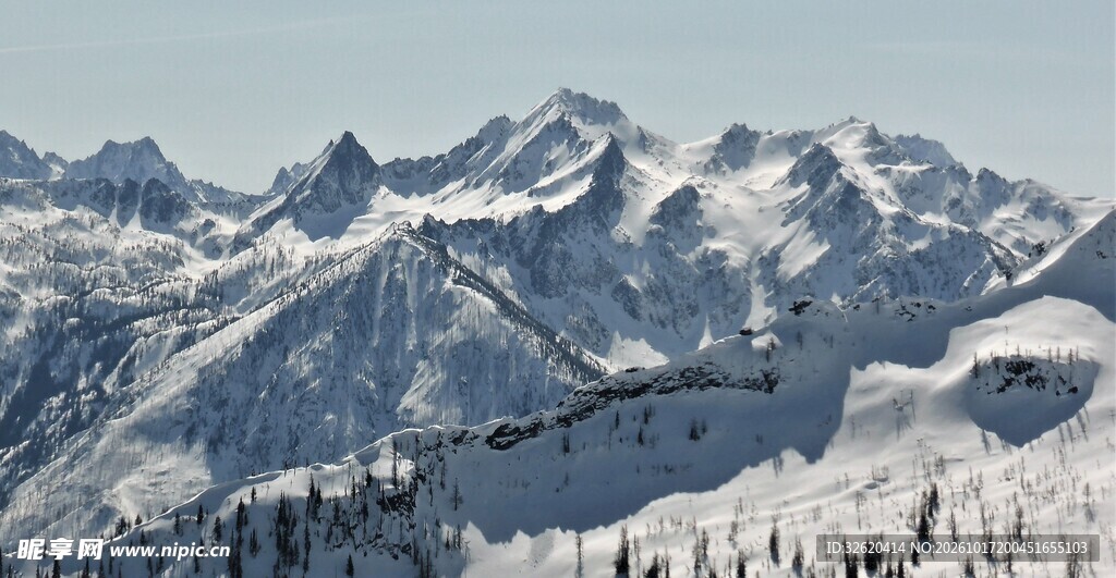雪山群峰自然风光