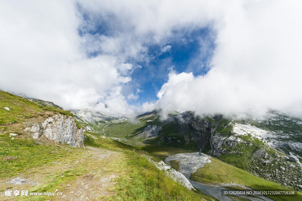 高原山地自然风光