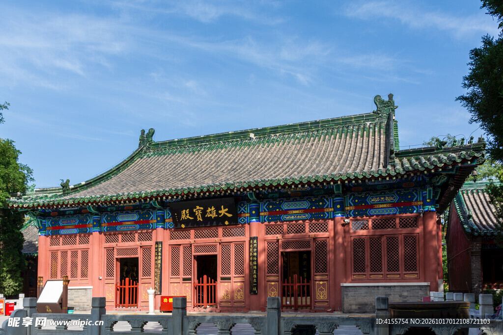 中式传统寺庙大殿