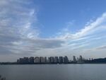 滨水城市天际线远景