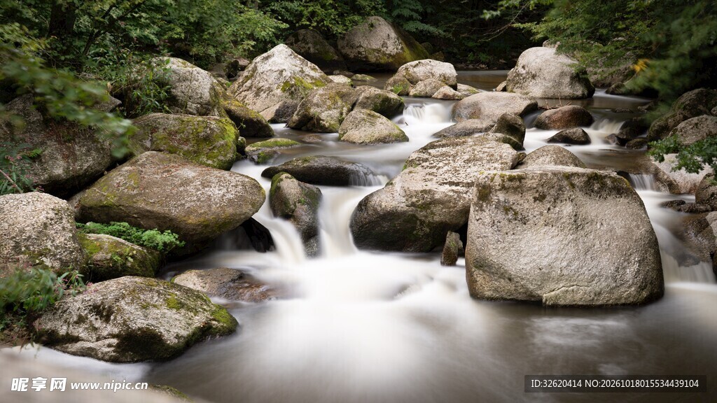 山林溪涧流水景观