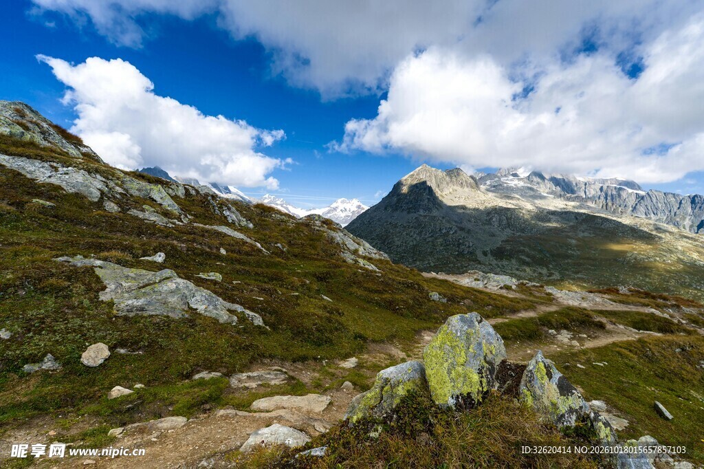 高原山地自然风光