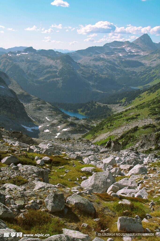 高山峡谷自然风光