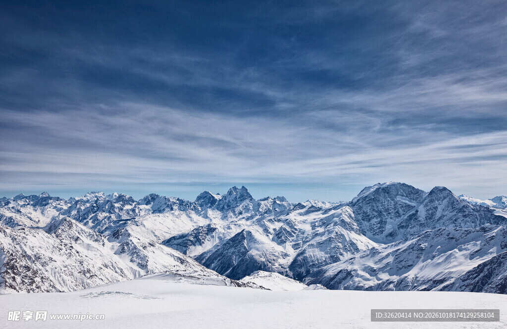 高原雪山壮阔风光