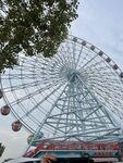 游乐园摩天轮