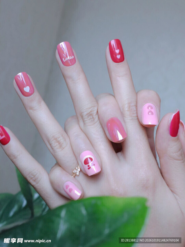 粉红渐变美甲展示