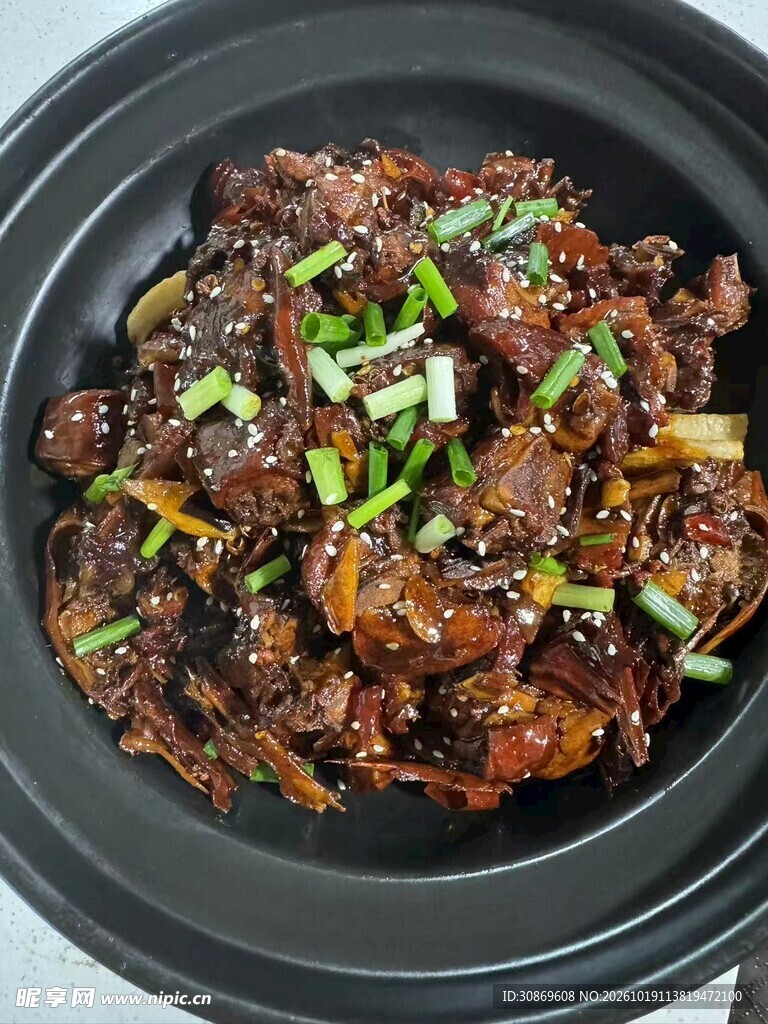 砂锅葱香烧肉