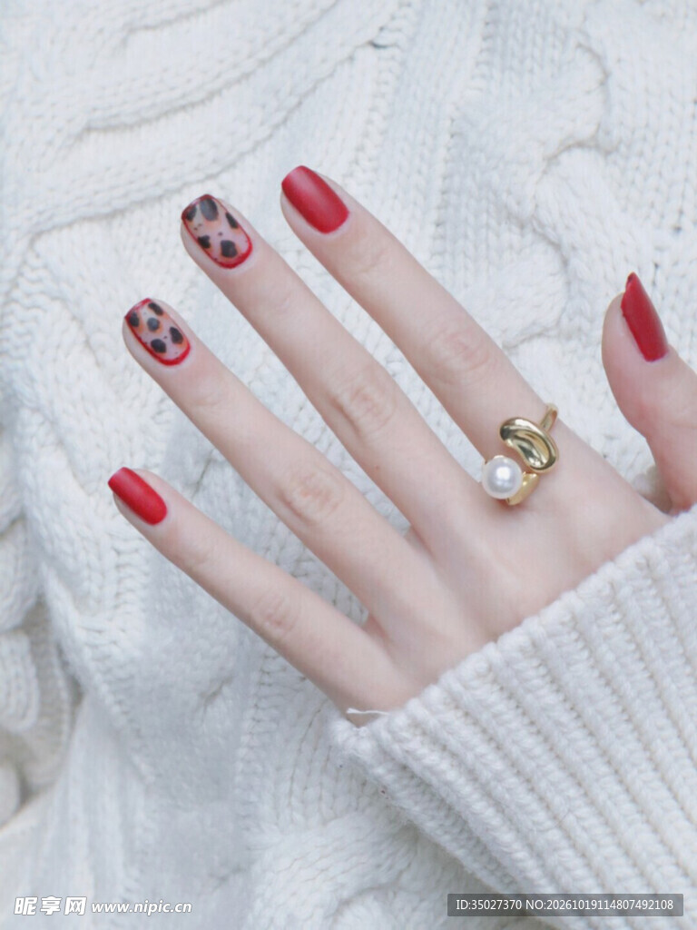 时尚美甲手部特写