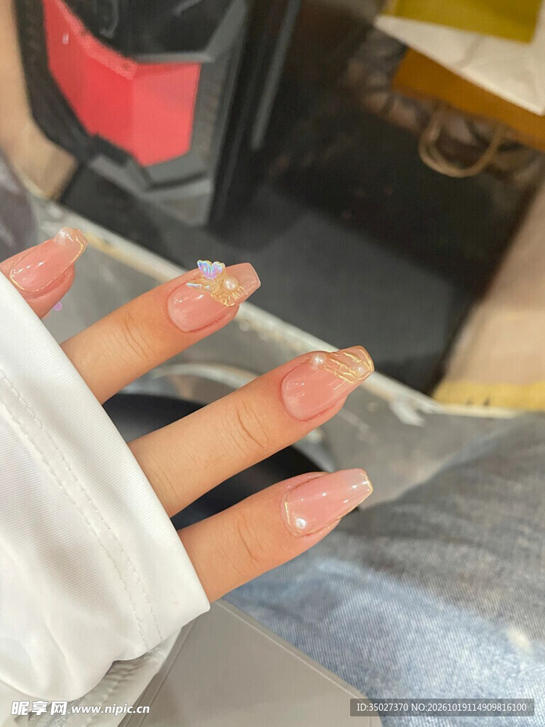 裸粉碎钻美甲展示