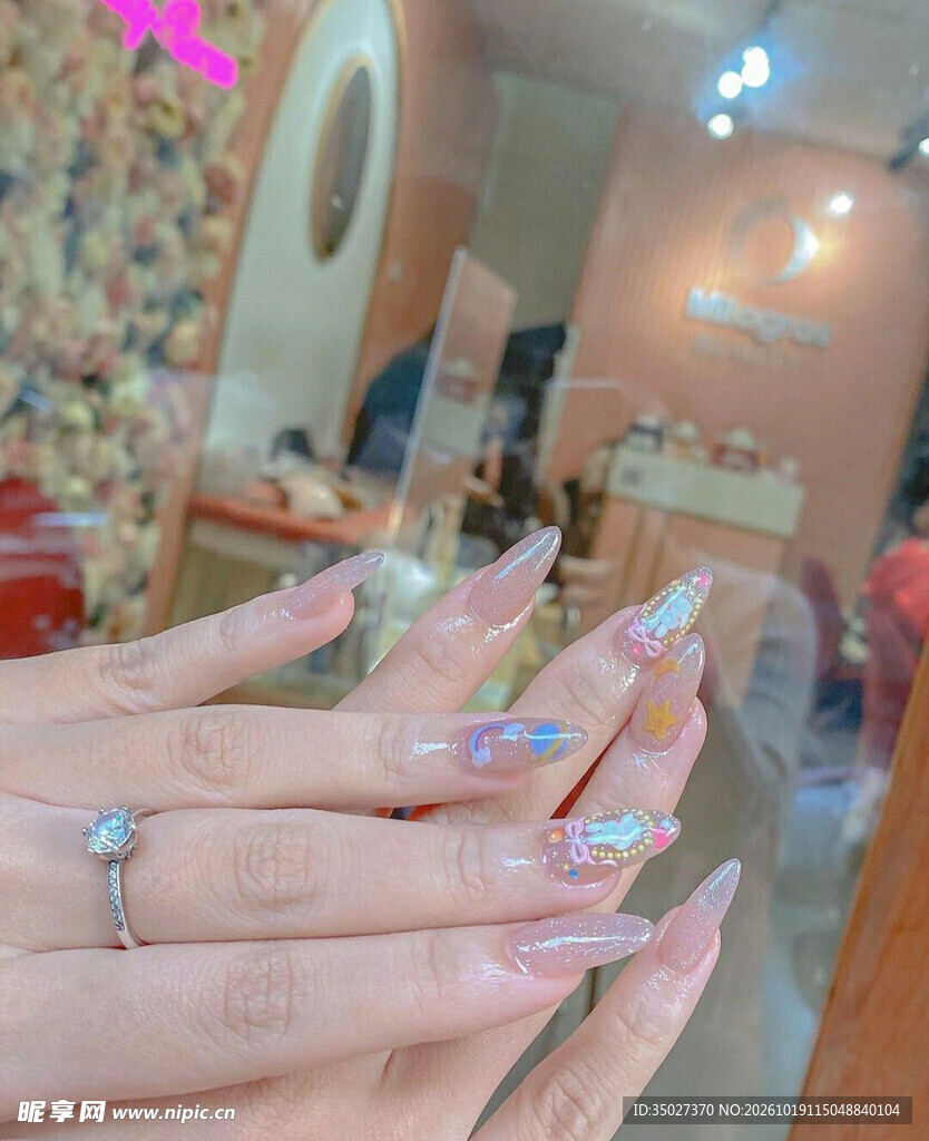 精致炫彩长美甲