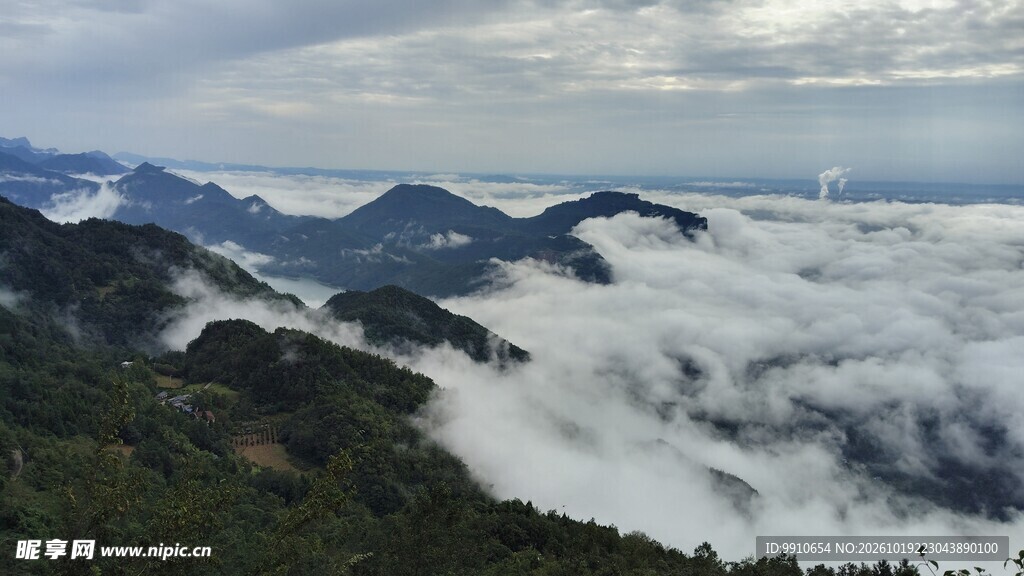 高山云海景观