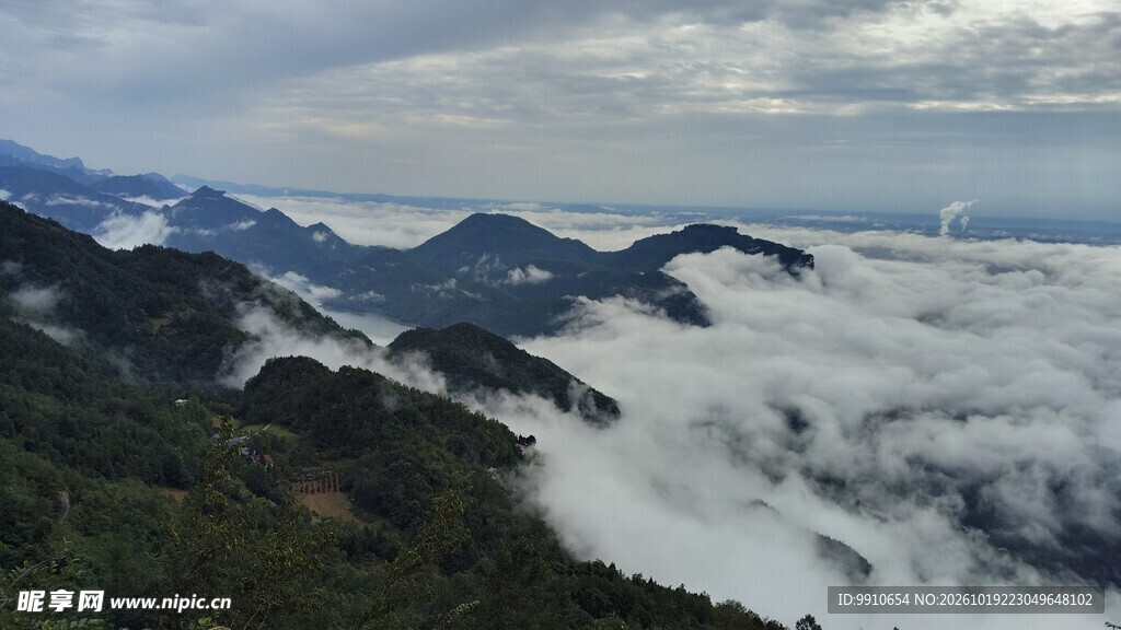 高山云海自然盛景