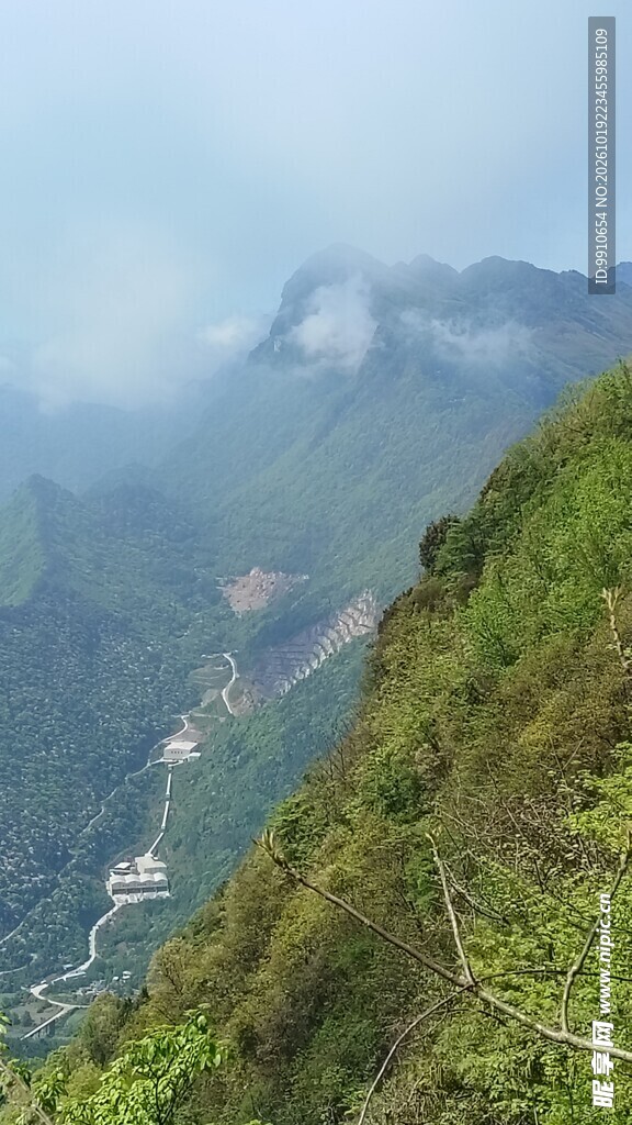 高山远眺山野风光