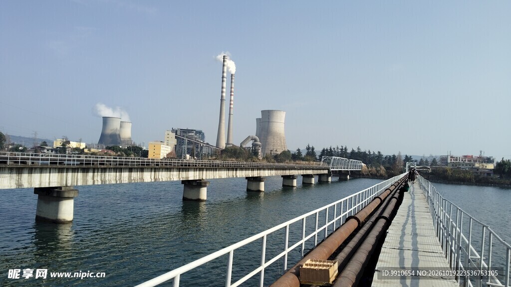 江边电厂跨江管道桥