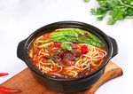 砂锅牛肉米线