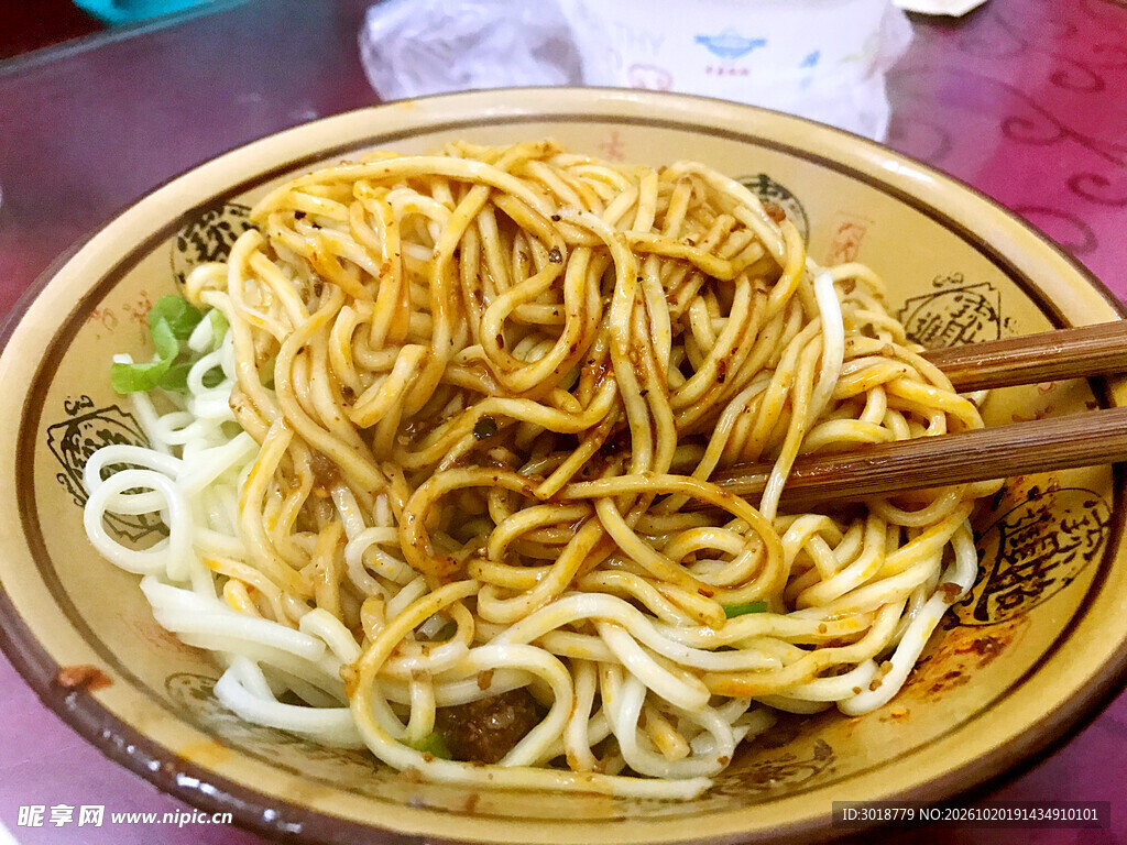 特色武汉热干面