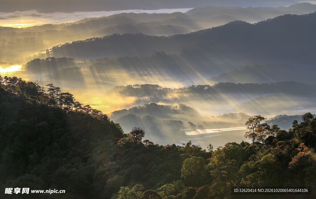 山野黄昏日落美景
