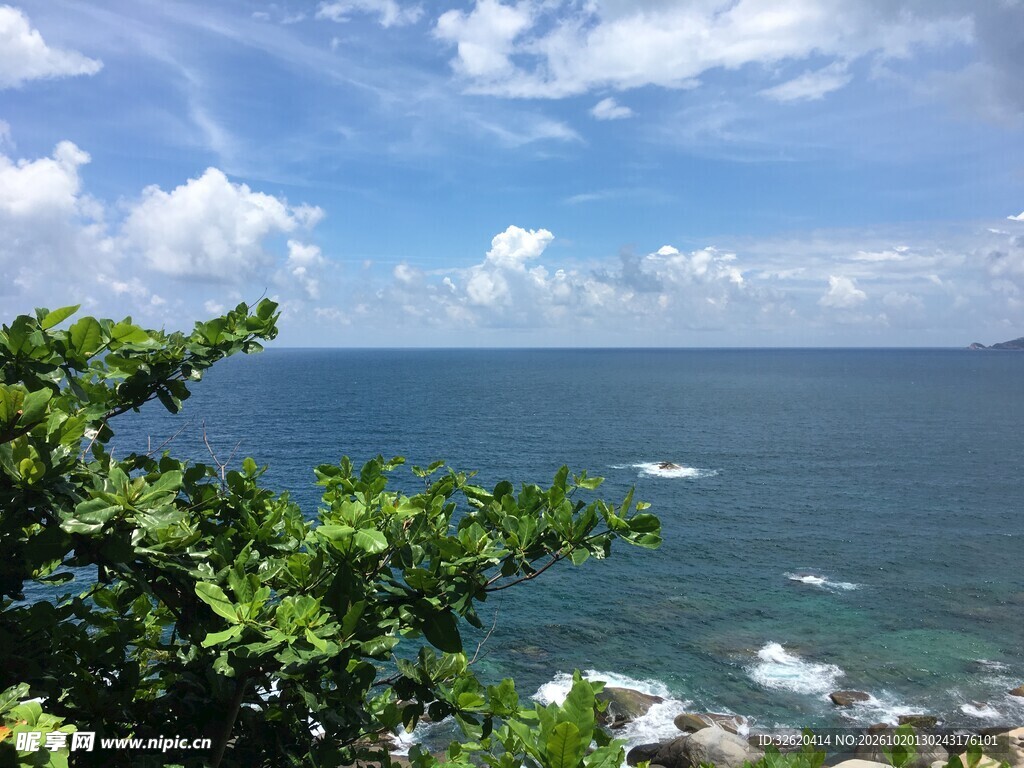 碧海蓝天海岸风光