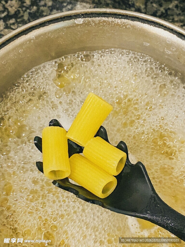 沸水煮通心粉