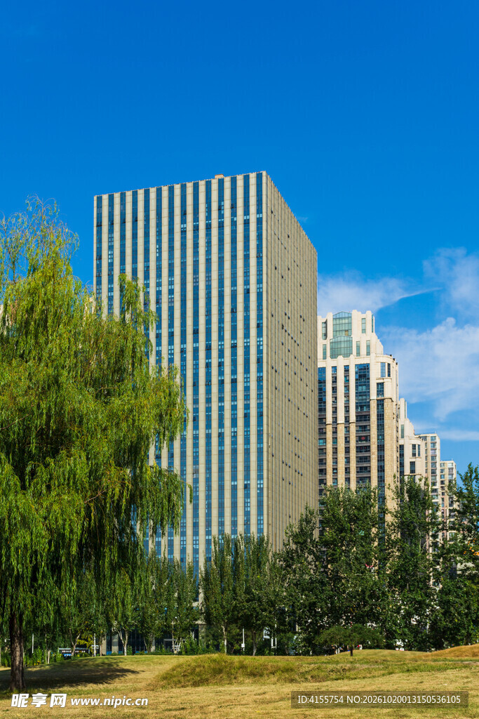 城市高层办公楼户外景观