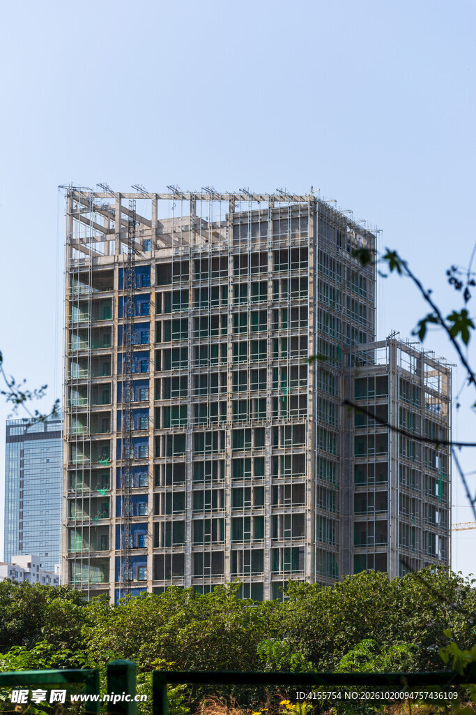现代高层商务办公楼