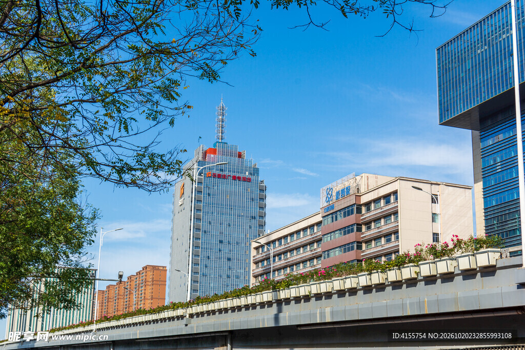 晴日城市现代建筑群