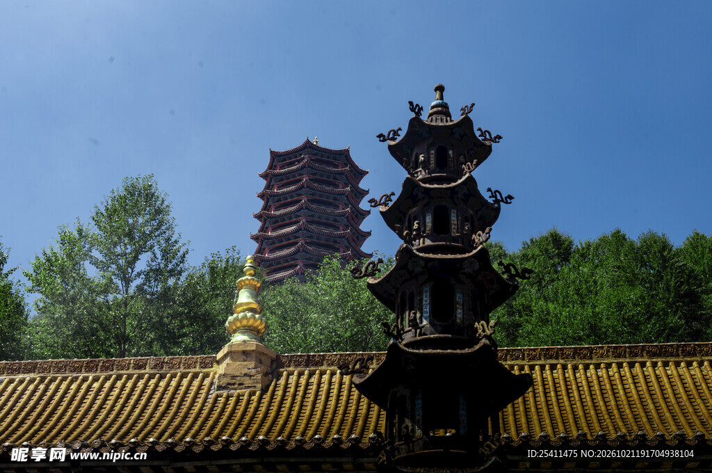 古寺古塔蓝天景致