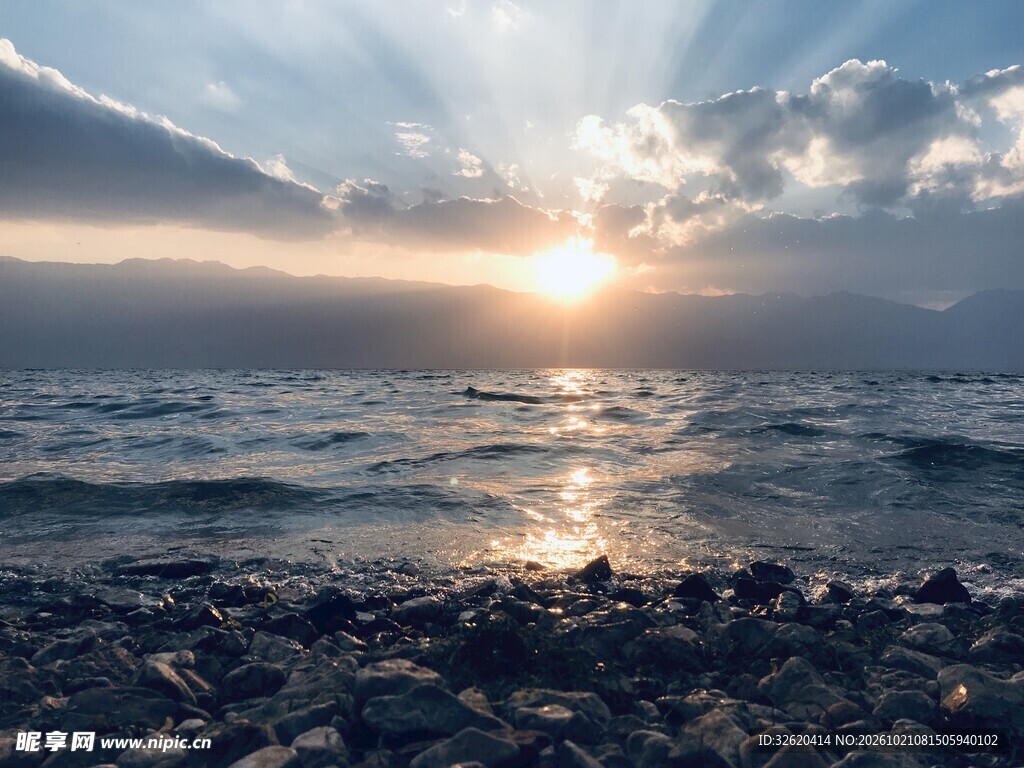 海上日落美景