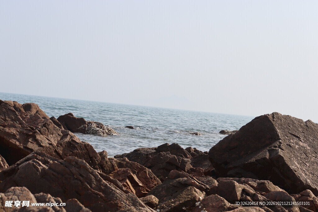 海边礁石海岸风光