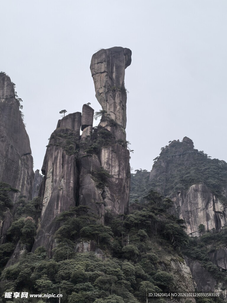 奇峰怪石山地景观