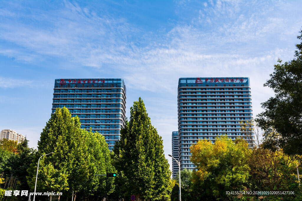 都市双子高楼景观