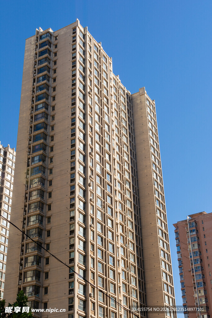 城市高层住宅楼实景