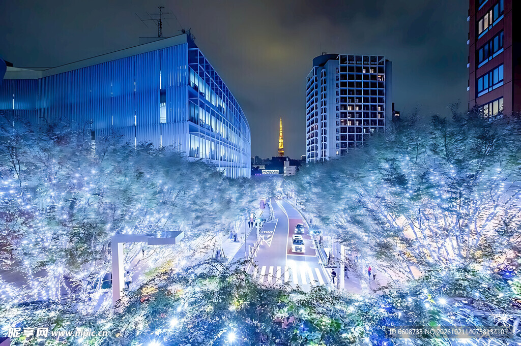 城市夜景水面倒影