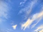 晴空薄云清新景致