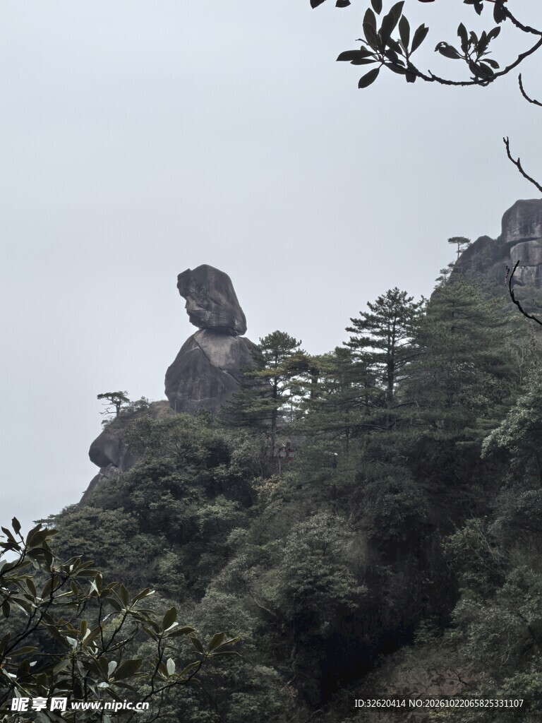 山巅天然象形奇石