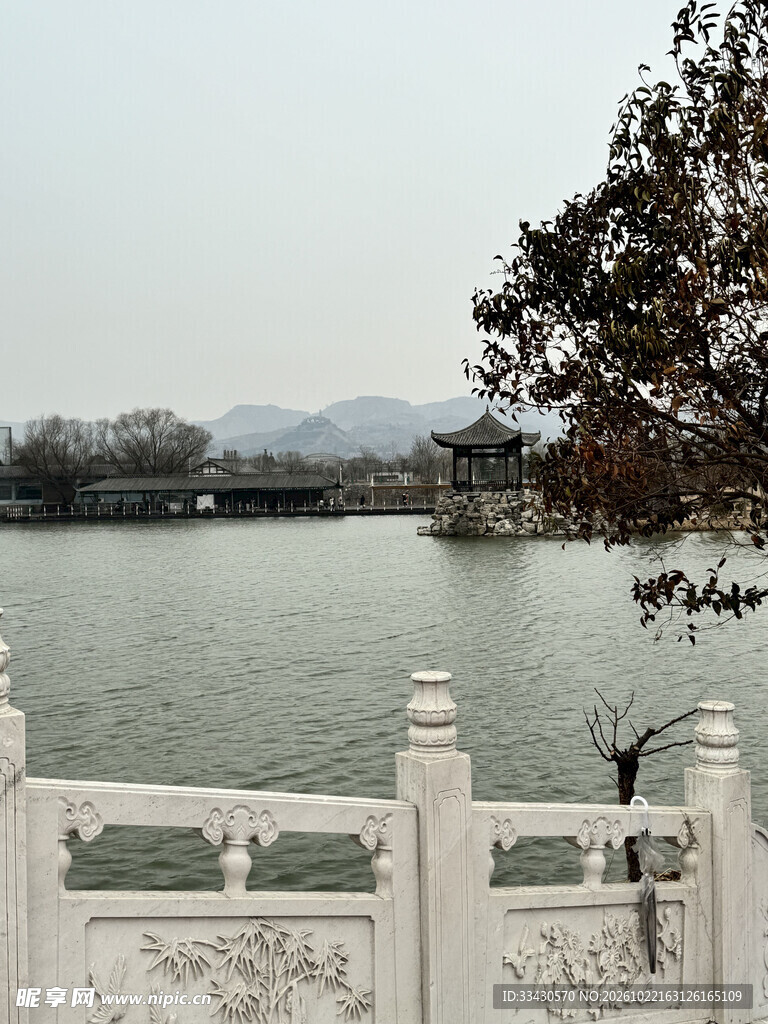 湖畔园林湖景风光