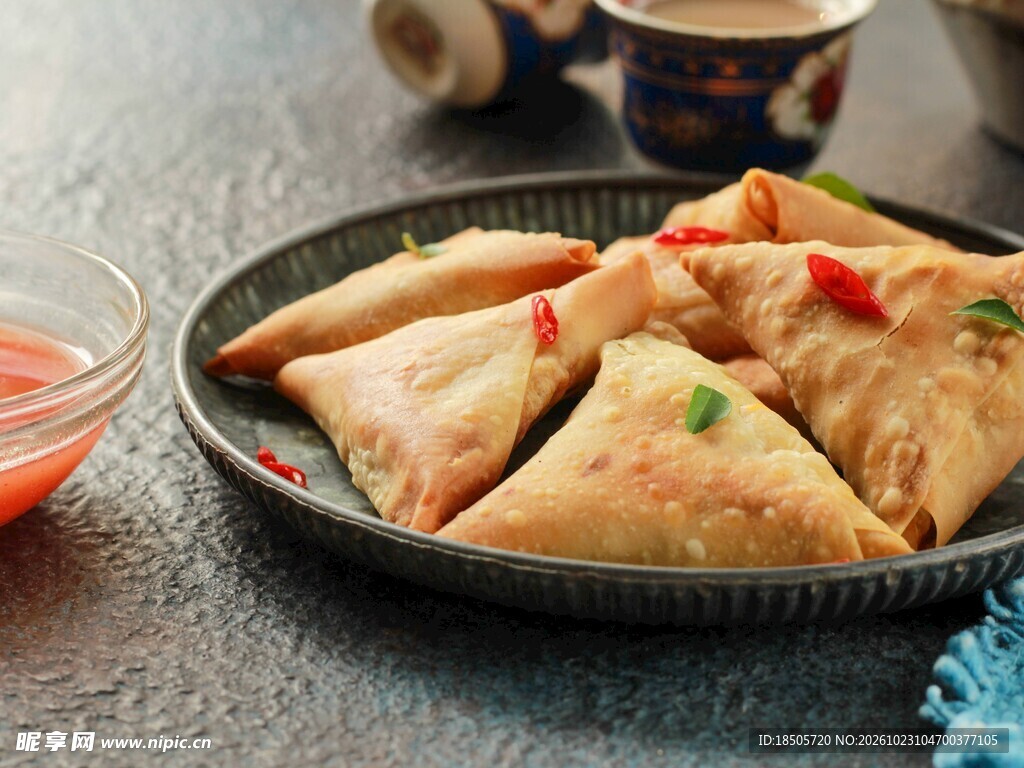 三角煎蛋饼配蘸酱