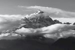 黑白雪山云海风光
