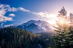 日落雪山自然风光