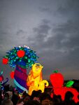夜间绚烂花灯展
