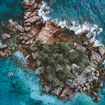 海中孤岛景观