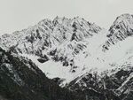 黑白雪山山脉风光