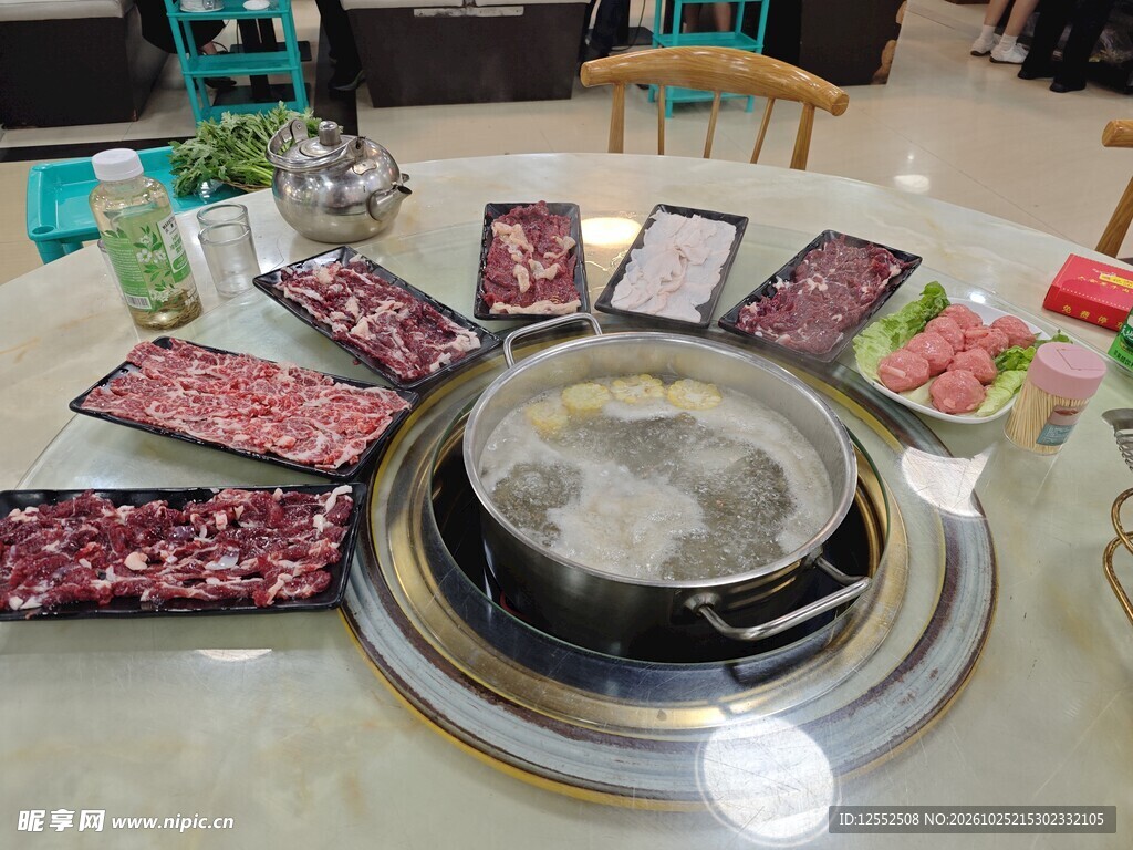 鲜切牛肉火锅