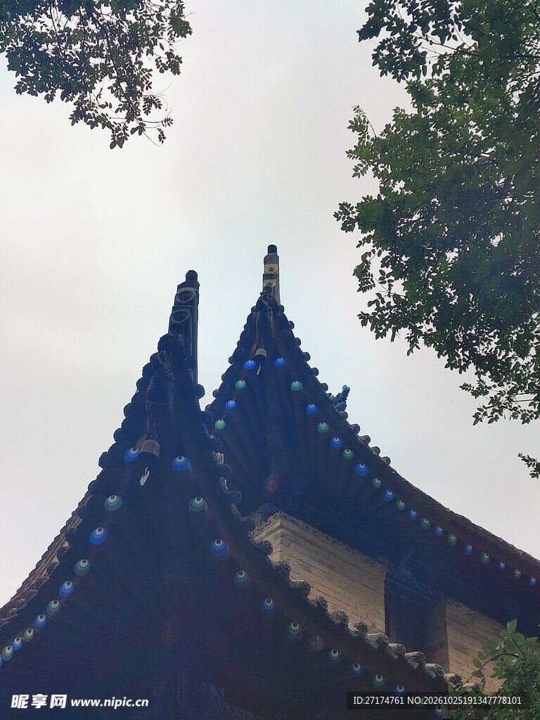 中式古建翘角屋檐