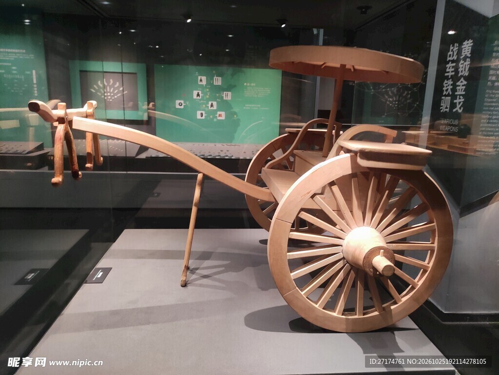 博物馆藏古青铜马车